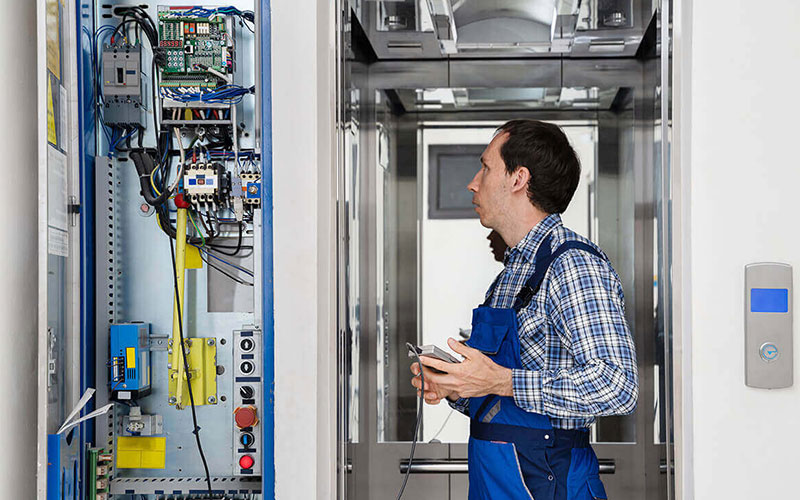 Insights-into-Choosing-Lift-Contractors-or-Consultants