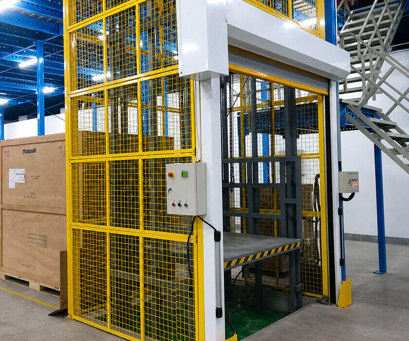 Modern Cargo Lift Systems Improving Heavy Material Movement in Distribution Centers